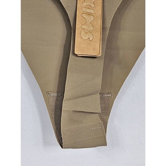 Skims thong panty Nwt - Picture 5 of 7